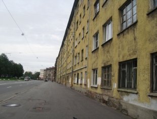 Улица Седова, 72. (Конструктивизм. 1933 г.) Бывший район Щемиловки. 
Фото 2010 г.